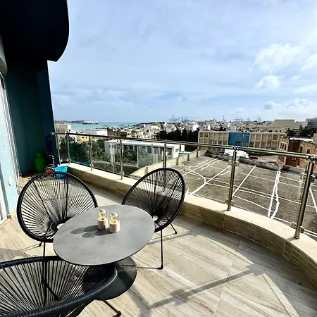 Luxury 3 Bedroom In * מרסשלוק