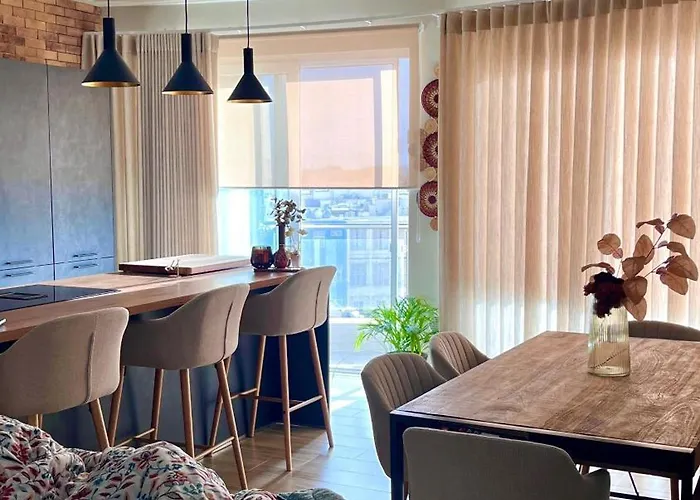 Luxury 2 Bedroom In * مرسلوك