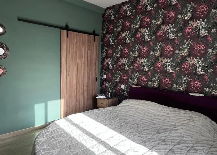 Luxury 2 Bedroom In * مرسلوك