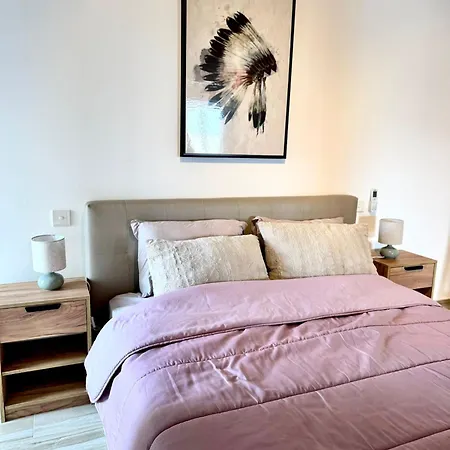 Luxury 2 Bedroom In *